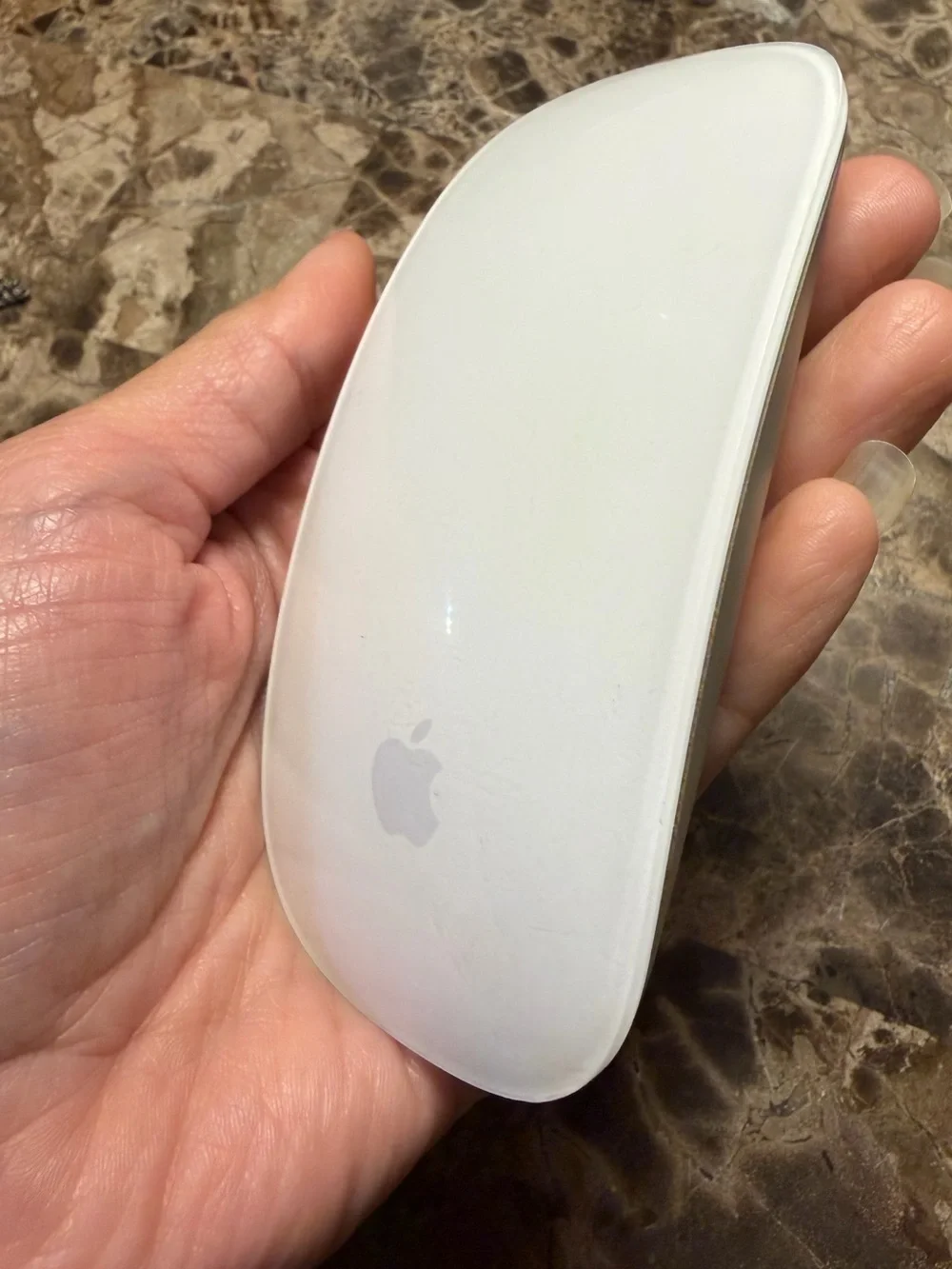 Apple White Wireless Magic Mouse — Multi-Touch Bluetooth Mouse